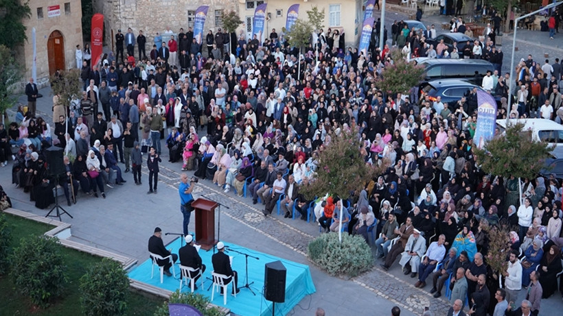 Yılda Sadece 2 Kez Oluyor... Herkes Görmek İçin O Şehre Akın Etti, Dev Ekranlar Kuruldu - Resim : 1