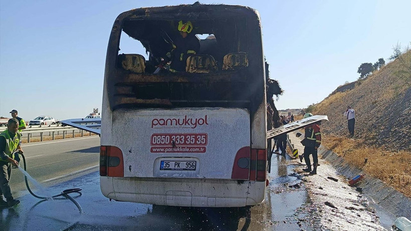 Aydın'da Seyir Halindeki Yolcu Otobüsü Alev Alev Yandı - Resim : 1