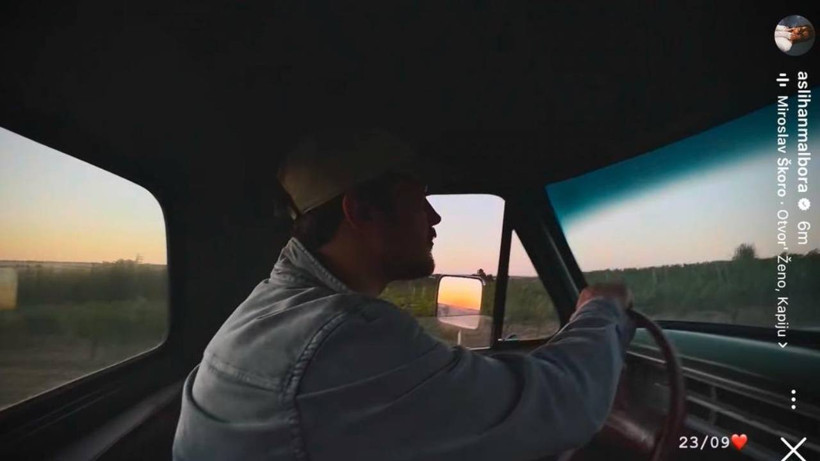 Çağatay Ulusoy ve Aslıhan Malbora Aşkını İlan Etti! Doğum Gününde Romantik Paylaşım Geldi - Resim : 2