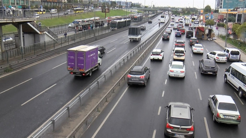 İstanbul'da Yağış Alarmı! Trafik Kilitlendi, Hayat Durdu - Resim : 1