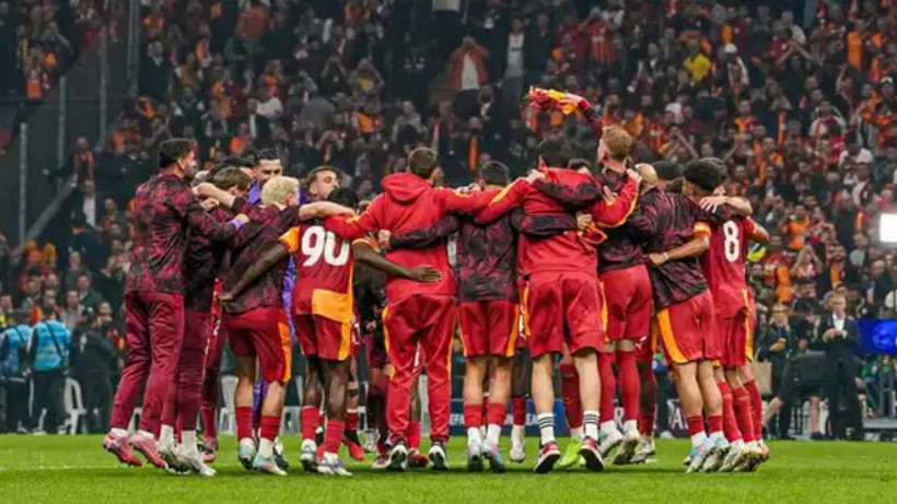 Dursun Özbek Osimhen’in Maaşını 90 Dakikada Çıkardı! Galatasaray’ın Kasası Ağızına Kadar Euro İle Dolup Taştı - Resim: 5