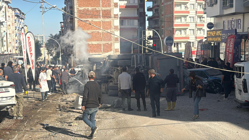 Malatya’da Facia! Freni Boşalan Kamyon 15 Aracı Biçti… 5 Kişi Hastanelik Oldu - Resim : 3