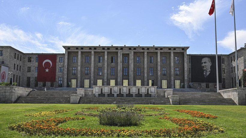 Meclis Polislerinde 'Yaka Kamerası' Dönemi... İşin Arkasından Milletvekilinin Oğlu Çıktı - Resim : 2