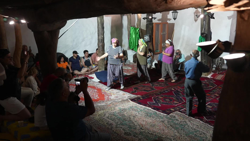 Anadolu’nun İlk Cemevi 800 Yıldır Ayakta! İşte Yapım Sürecindeki 'Kiraz Ağacı' Efsanesi... - Resim : 2