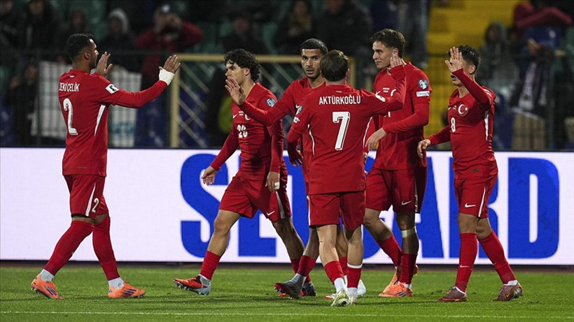 Spor Yazarları Bulgaristan Galibiyetini Değerlendirdi: 'Birkaç Yıla Dünya Yıldızı Olacak' - Resim : 1