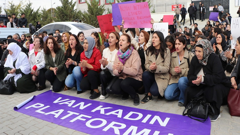 Van'da Kadınlar Rojin Kabaiş İçin Haykırdı! Cezasızlık Pratiği, İhmal, Yanlış Bilgi Yayma... - Resim : 2