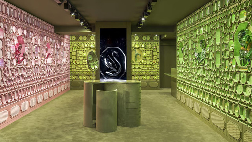 Paris Yine Şaşkın! Louvre’dan Sonra Swarovski Soygunu - Resim : 1