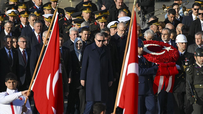 Atatürk'ün Vefatının 87. Yılı: Cumhurbaşkanı Erdoğan ve Devlet Erkanı Ata'nın Huzurunda - Resim : 2