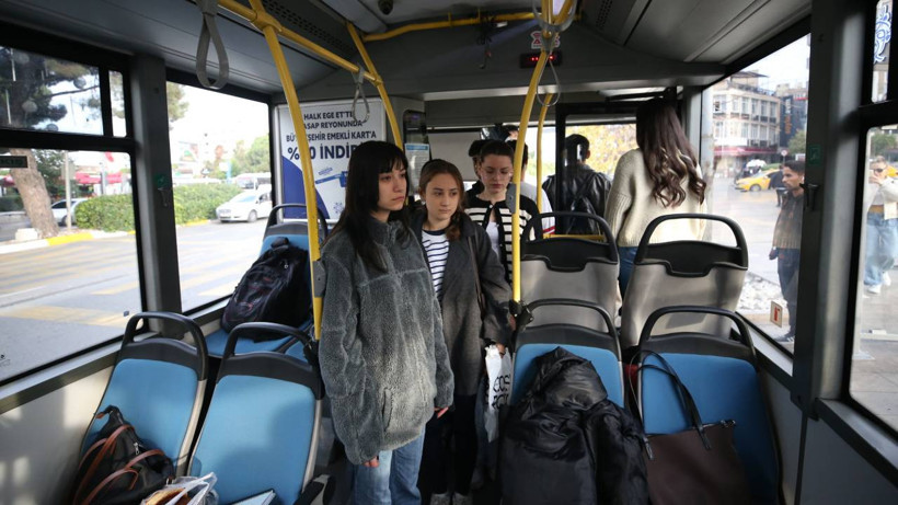 10 Kasım 09.05'te Hayat Durdu... Tüm Türkiye'den 'ATA'sına Saygı Duruşu - Resim : 15