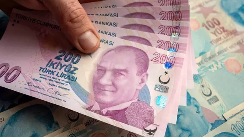 SSK ve Bağ-Kur Emeklisine Çifte Zam Hesabı: Maaşlar Baştan Hesaplandı! İşte Emekli ve Memur Maaşında Son Rakamlar - Resim: 1