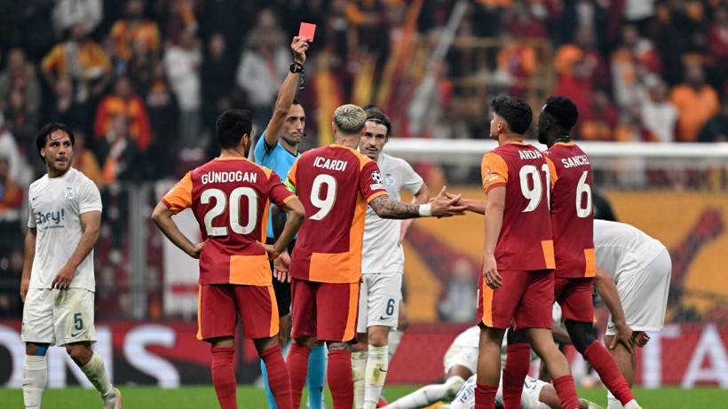 Galatasaray, Devler Ligi'nde Yara Aldı! - Resim : 1