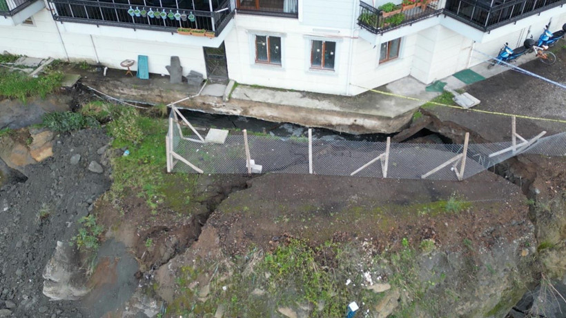 Amasra’da İnşaat Alanında Toprak Kayması! 24 Daire Boşaltıldı, 70 Kişi Tahliye Edildi - Resim : 2