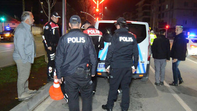 Kaçış Kovalamacası Kötü Bitti! Dur İhtarına Uymadı, Olmayacak Kişiye Çarptı - Resim : 2