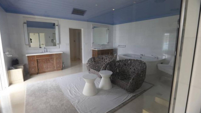 Epstein'in ‘İstismar’ Adası İlk Kez Görüntülendi! Sır Gibi Saklanıyordu - Resim : 2