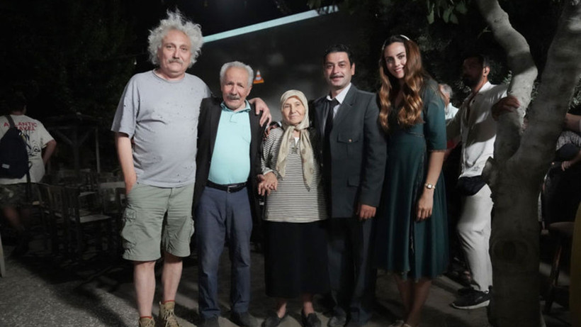 Ünlü Çift Aylar Önce Gizlice Evlenmiş! - Resim : 1