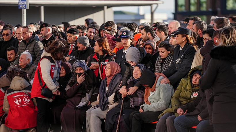 Türkiye Şehitlerine Ağlıyor… IŞİD Saldırısında Şehit Olan 3 Polise Yalova’da Son Görev - Resim : 2
