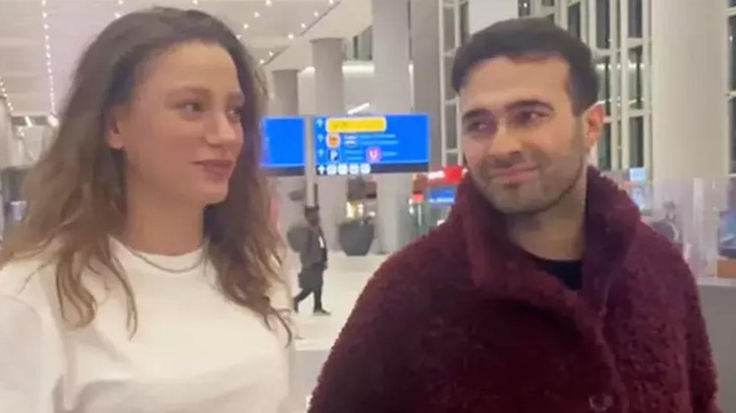 Serenay Sarıkaya ile Mert Demir Havalimanında Görüntülendi, ‘Rezalet Bir Haldeyiz’ - Resim : 1