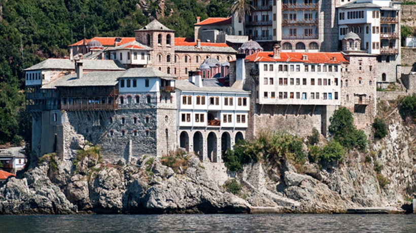 Bu Adada Sadece Erkekler Yaşıyor, Kadınların Adım Atması Yasak - Resim : 2