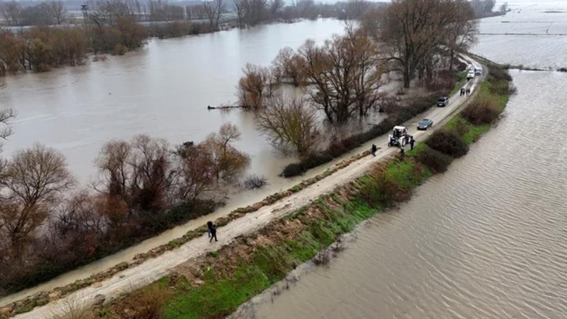 Edirne Sular Altında: Nehirler Taştı, Ulaşım Durdu, Tarihi Köprüler Kapatıldı - Resim : 2