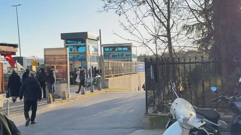 Lise Öğrencisi Aylin, Metro İstasyonunda İntihar Etti! Kahreden ‘Akran Zorbalığı’ İddiası! Son Mesajı Ortaya Çıktı - Resim : 2