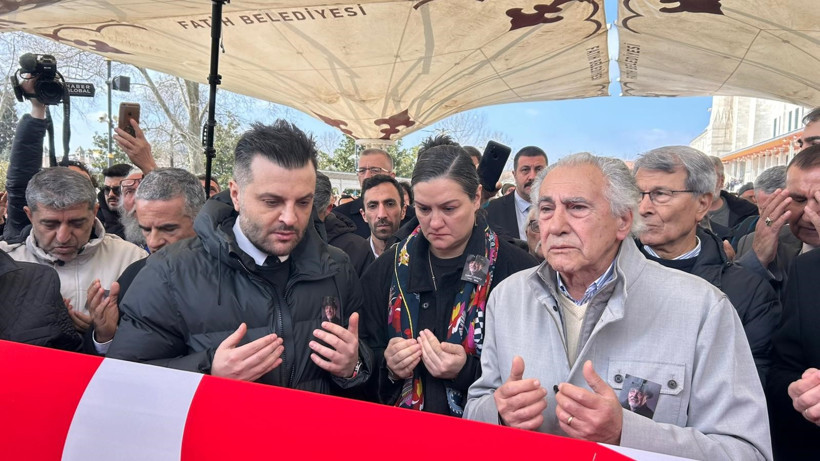 İlber Ortaylı'ya Son Veda... Tarihin Kalbine Defnedildi - Resim : 8