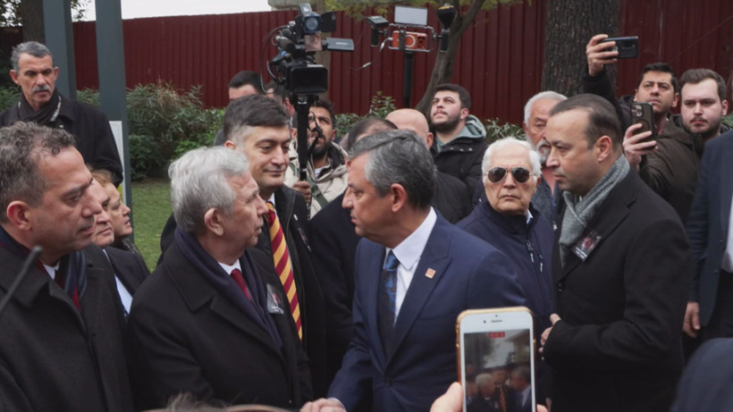 İlber Ortaylı'ya Son Veda... Tarihin Kalbine Defnedildi - Resim : 1