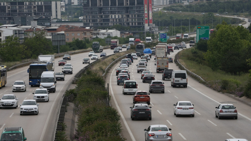 Bayram Göçü Başladı: Trafik Birçok Noktada Durma Noktasına Geldi - Resim : 6