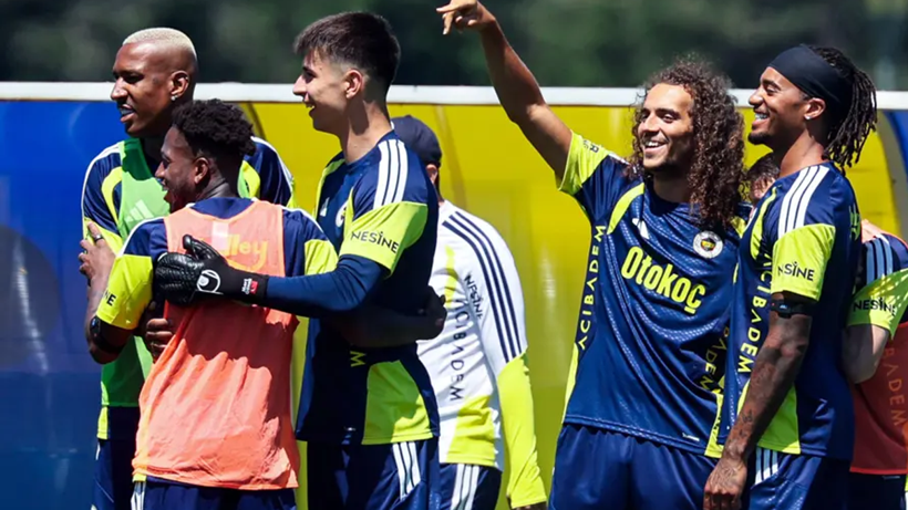 Fenerbahçe'de Sakatlık Şoku! Antrenmana Devam Edemedi - Resim : 1