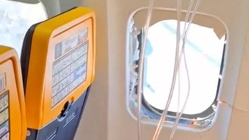 Ryanair Uçağında Korku Dolu Anlar: Motor Parçalandı, Cam Kırıldı - Resim : 1