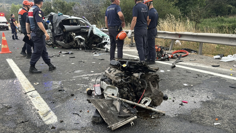Bolu'da Feci Kaza! Bir Ölü, İki Ağır Yaralı - Resim : 1