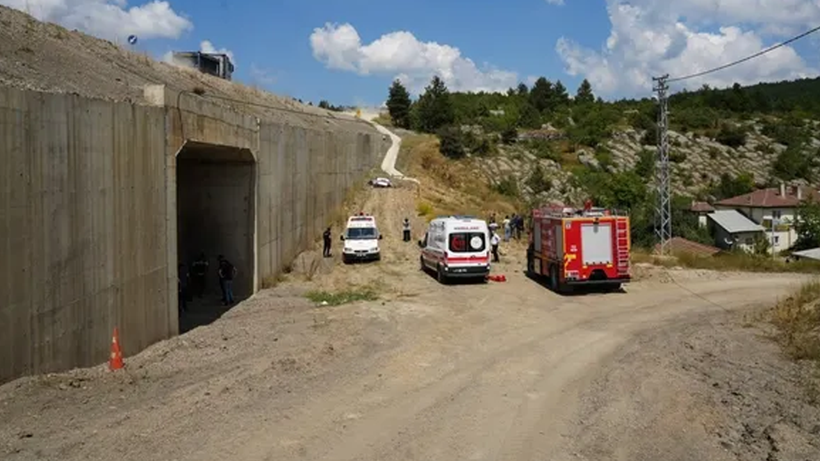 Kastamonu'da Korkunç Kaza! Otomobil 15 Metreden Uçtu: Sürücü Öldü, Eşi ve 2 Çocuğu Ağır Yaralandı - Resim : 2