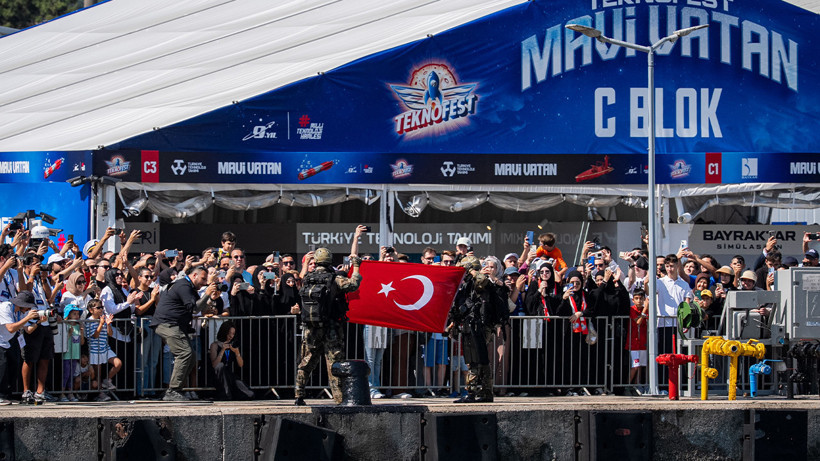 TEKNOFEST Mavi Vatan'ın İkinci Gününde Nefes Kesen Gösteri! SAT ve SAS Komandoları Sahne Aldı - Resim : 4