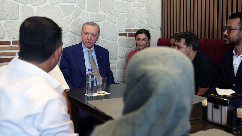 Cumhurbaşkanı Erdoğan Çengelköy'de Esnafla Buluştu: Kebapçı Davetini Geri Çevirmedi - Resim: 3