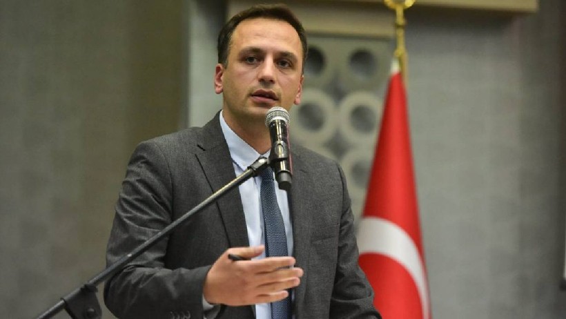 CHP’li Bornova Belediye Başkanı Ömer Eşki'ye Eşinden Tatlı Sitem! ‘Eve de Bekleriz, Sayın Başkan’ - Resim : 2