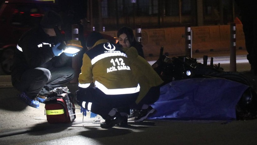 Dengesini Kaybetti, Otobüsün Altında Can Verdi - Resim : 1
