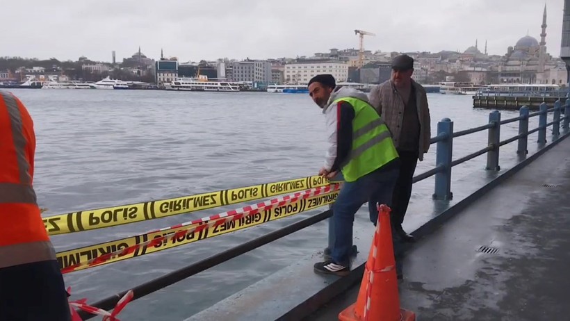 Bir Kişi Denize Düşmüştü, Haliç’teki O Korkuluk Değiştirildi - Resim : 1