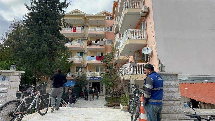 Depreme Dayanıksız Bina Tahliye Edildi, Kiracılar Neye Uğradıklarını Şaşırdı - Resim : 2