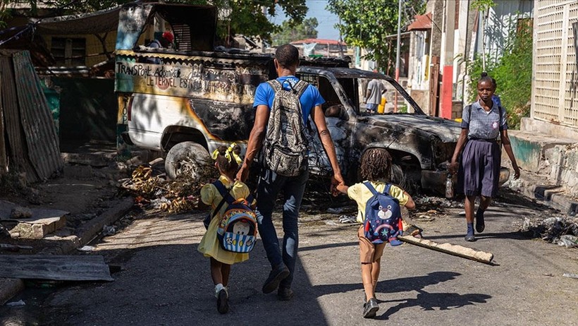 Haiti'de Çeteler Başkent Yakınlarındaki Kasabaya Saldırdı, Onlarca Ölü Var - Resim : 1