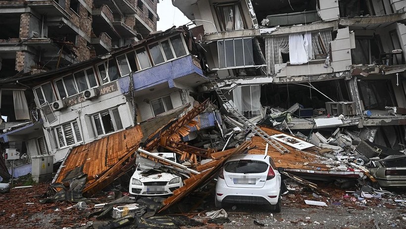 Japon Deprem Uzmanı 'Şimdiye Kadar Duymadınız' Diyerek Açıkladı... Yanından Bunu Hiç Ayırmıyor - Resim : 3