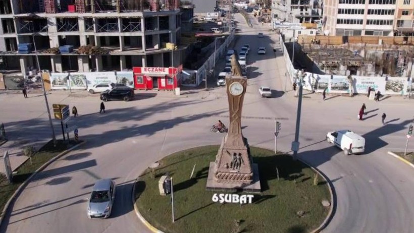 Depremin Vurduğu Adıyaman'da Saat Kulesi 2 Yıldır 04.17'yi Gösteriyor - Resim : 2