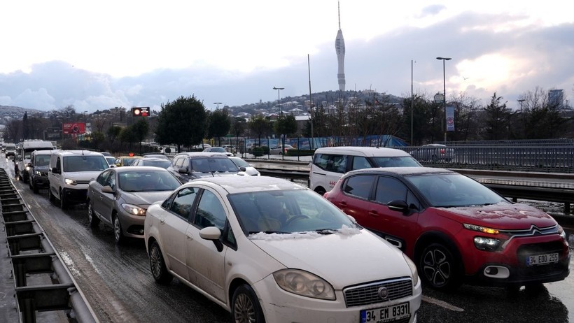 Kar Düştü, Çile Başladı: İstanbul'da Trafik Yoğunluğu - Resim : 1