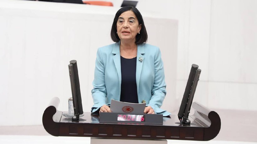 CHP’li Jale Nur Süllü’den 'Anadolu Üniversitesi' Çıkışı! 'Türkiye’nin Göz Bebeği Tasfiye mi Ediliyor?' - Resim : 1