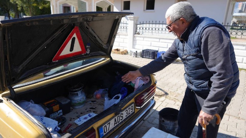 4 Aydır Arabada Yaşayan Adamın İlginç Hikayesi, ‘Eşim Hayatımı Zehir Etti’ Diyerek Anlattı - Resim : 3