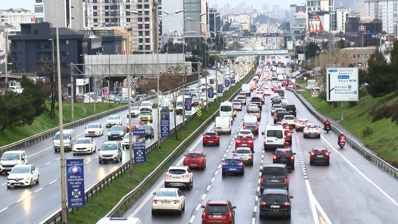İstanbullular Haftanın İlk İş Gününe Trafikle Başladı - Resim : 1