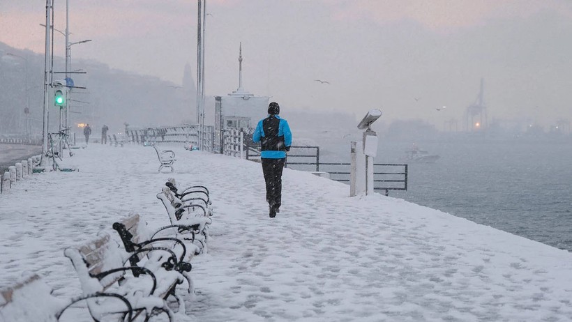 AKOM'dan Yeni Alarm, Yarına Dikkat! Kar Birden Bastırdı, İstanbul'da 9 İlçede Okullar Tatil - Resim : 4