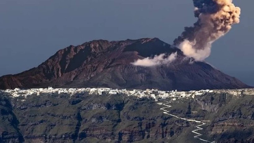 Beşik Gibi Sallanan Santorini'de Depremden Daha Büyük Felaket, 375 Yıl Sonra Tehlike Çanları Çalıyor - Resim : 5