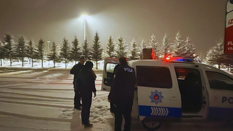 Antalya Uçağında Panik Anları: Yolcular Birbirine Girdi, Pilot Erzurum'a İndi - Resim : 2