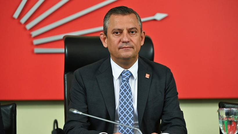 Özgür Özel'den DEM Parti'ye 'Kayyım' Telefonu - Resim : 1