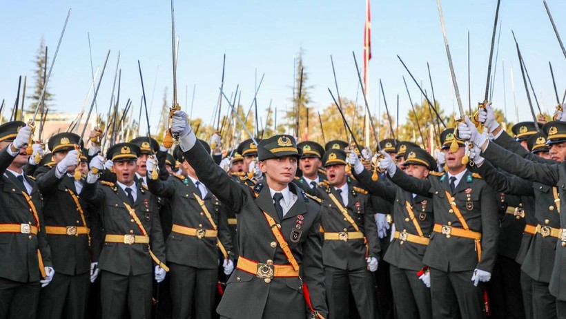 İhraç Kararına Karşı Hukuk Mücadelesi... O Teğmen Harekete Geçti - Resim : 2