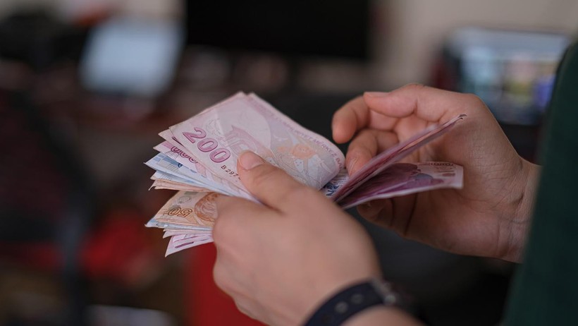 Zamlı Maaşlar Hesaplara Yatıyor: Evde Bakım Parası Alanlar Dikkat! Bakan Duyurdu - Resim : 1